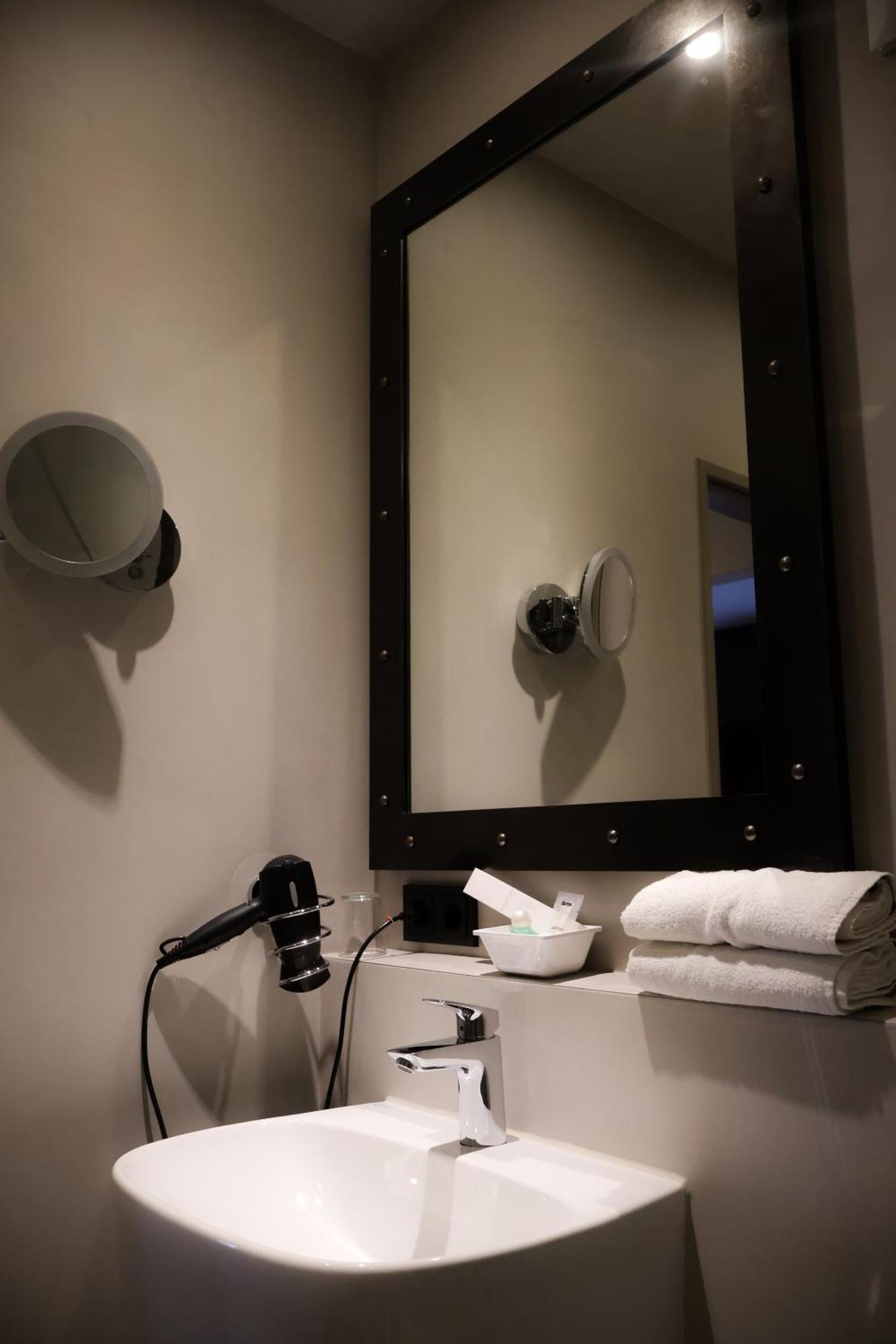 Alexxanders Hotel & Boardinghouse, Restaurant Chemnitz Oda fotoğraf